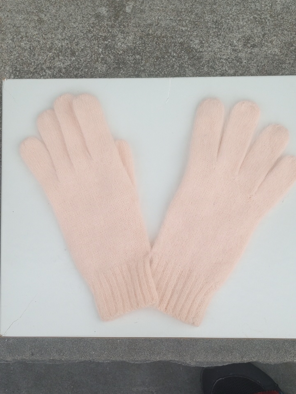 Classic Traditional Vintage Retro Peach Angora, Wool & Nylon Gloves, Size Medium